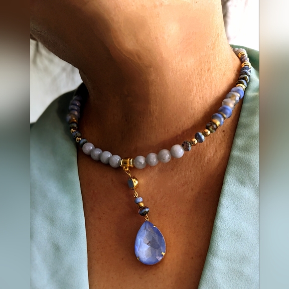 Lavender Jade,  Picasso Purple Beads & Crystal Pendant In Gold Plated Bracelet - Picture 6 of 6